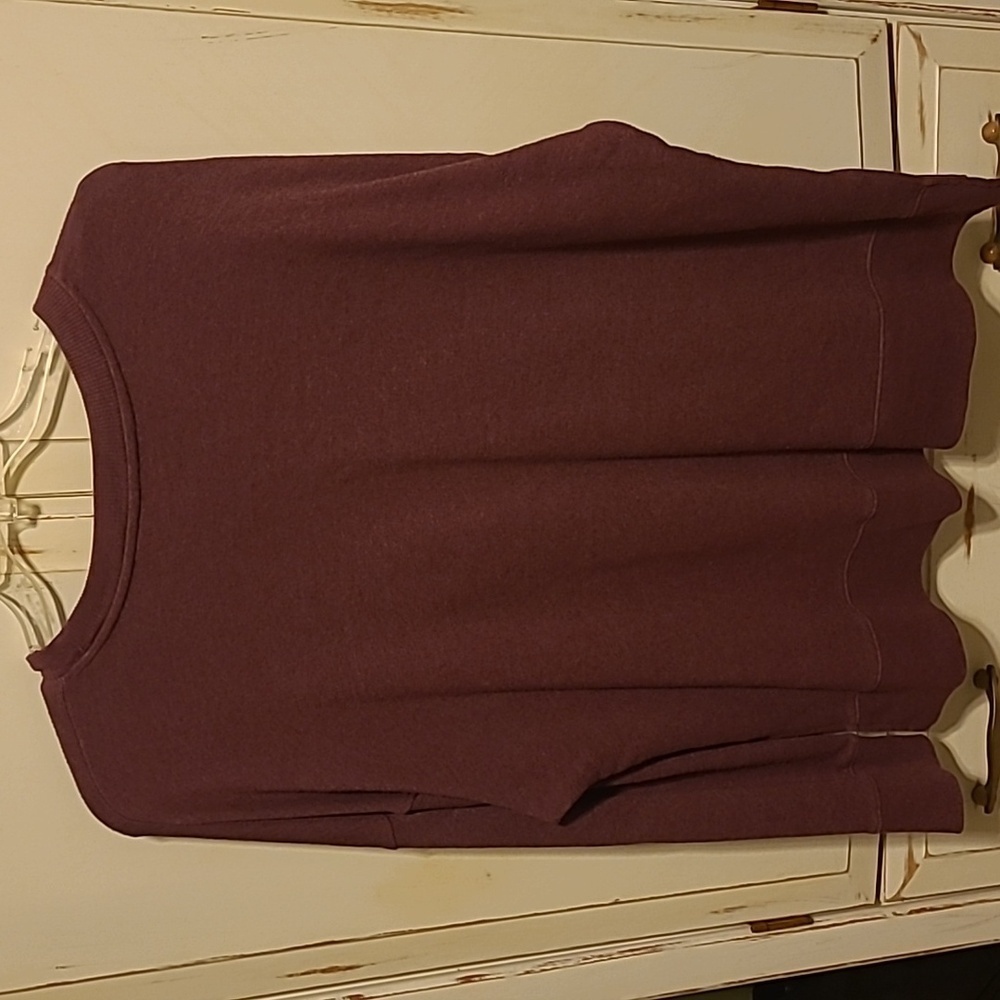 Women's Top - Picture 2 of 3